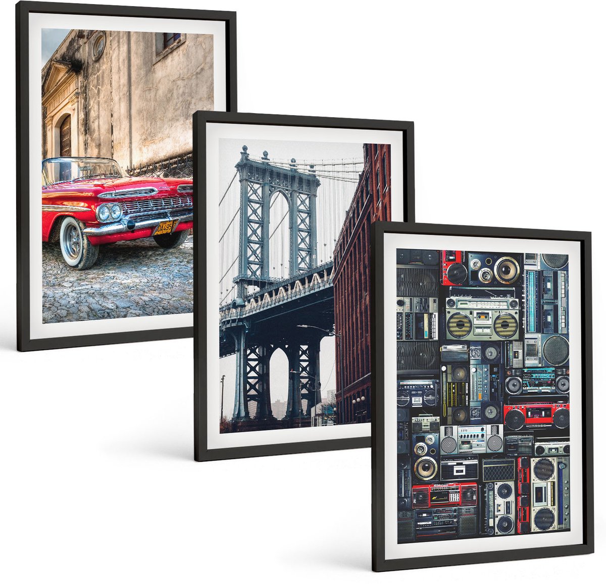 Coloray 3-Delige Schilderij Set - Oude Auto Op Straat Bij De Brooklyn Bridge En Retro Audioapparatuur - 40 x 60 cm - Wanddecoratie - Muurdecoratie - Moderne Interieurdecoratie - Interieur Decoratie