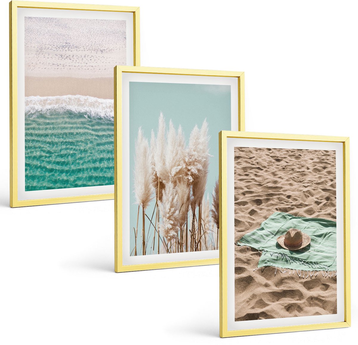 Coloray 3-Delige Schilderij Set - Strandgolven Gras Hoed Zand Ontspanning Natuur - 40 x 40 cm En 40 x 60 cm - Stijlvolle Muurdecoratie - Slaapkamer - Interieur Decoratie