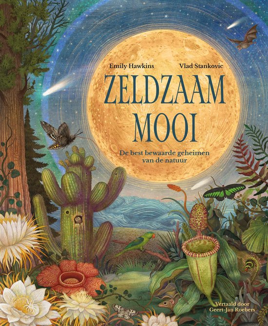 Boekomslag 'Zeldzaam Mooi' met een grote volle maan, exotische planten, een papegaai, vlinders en een vleermuis.