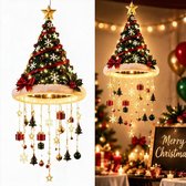 Kerstboom hanger met ster, slingers van cadeautjes, kerstboompjes en sterren, met LED verlichting.