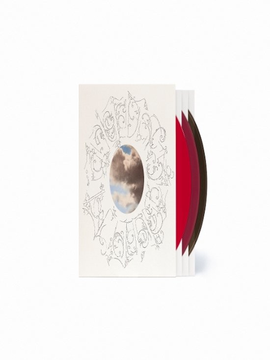 Une pochette d'album avec un design fantaisiste et griffonné autour d'une fenêtre ovale donnant sur un ciel nuageux. Deux disques rouge et brun sont visibles sur le côté.