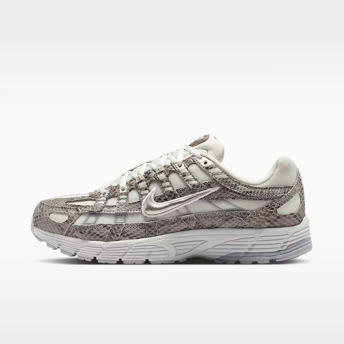 Nike P-6000 SE – Off /Cool /Metallic P-6000 Lifestyle Unisex Sneakers Wit