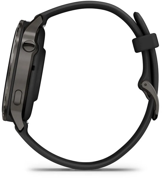 Zijaanzicht van een zwarte smartwatch met een slanke donkergrijze metalen behuizing en een siliconen band.