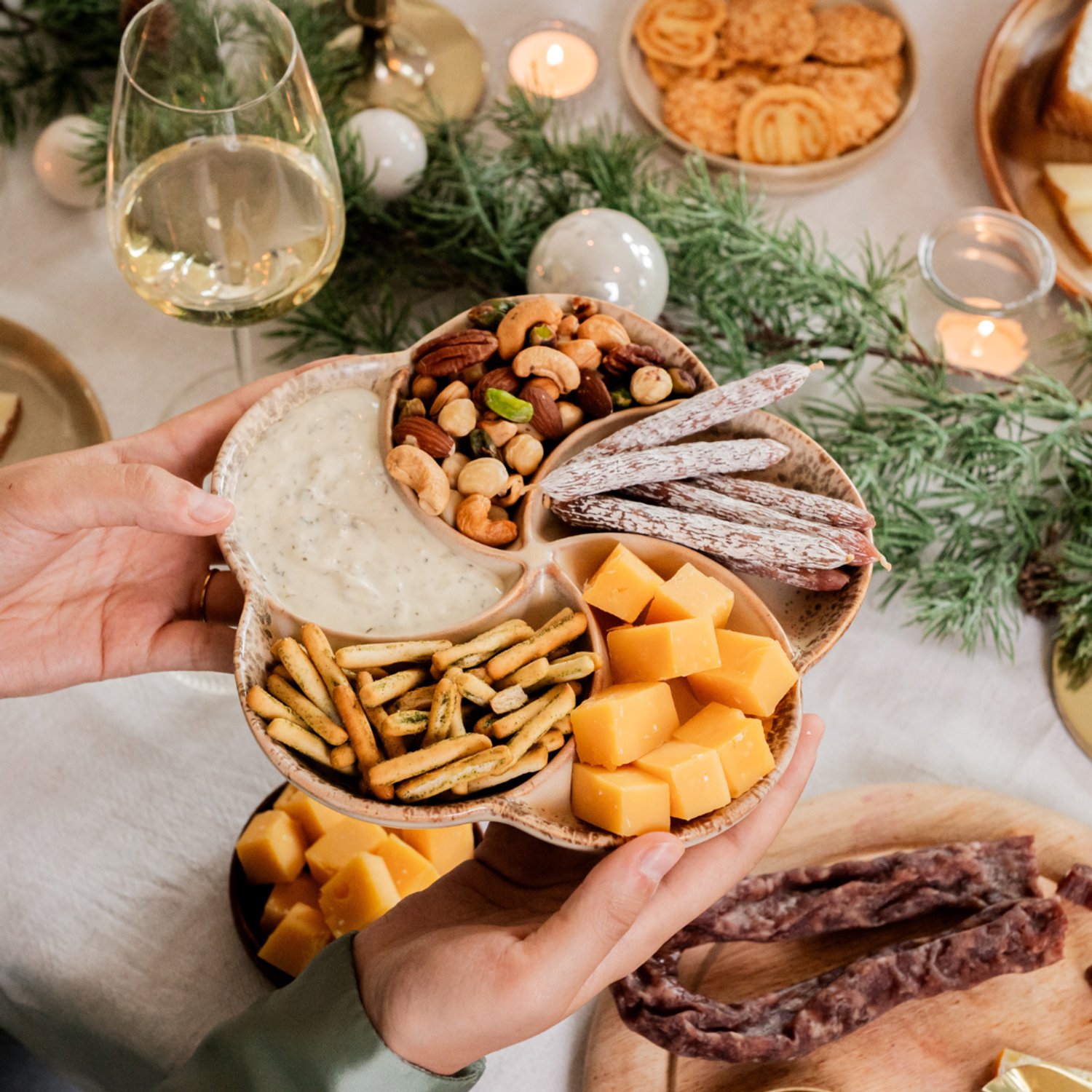 Zuivelhoeve Mini Kerstpakket Borrelpakket cadeau - Borrelbox voor thuis - Snackpakket - Kerstgeschenk - Cadeaupakketten eten & drinken - Alles voor de Borrelplank - Altijd vers - Proef & Geniet – foto 8