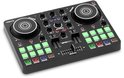 Zwarte Vonyx Spin200 DJ-controller in schuin perspectief, met twee jogwheels en verlichte knoppen.