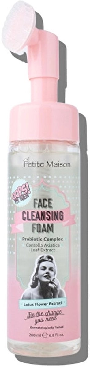 Petite Maison Facial Cleansing Foam with Special Brush Head 200ml