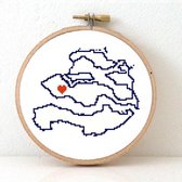 Zeeland borduurpakket - geprint telpatroon om een kaart van de provincie Zeeland te borduren met een hart voor Vlissingen  - geschikt voor een beginner