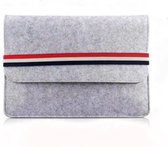 Laptop Vilten Soft Sleeve Envelop | Geschikt voor Macbook Pro & Air 13 inch (13,3'') | Laptop Hoes | Macbook bescherming case | Cadeau voor man & vrouw | Lichtgrijs