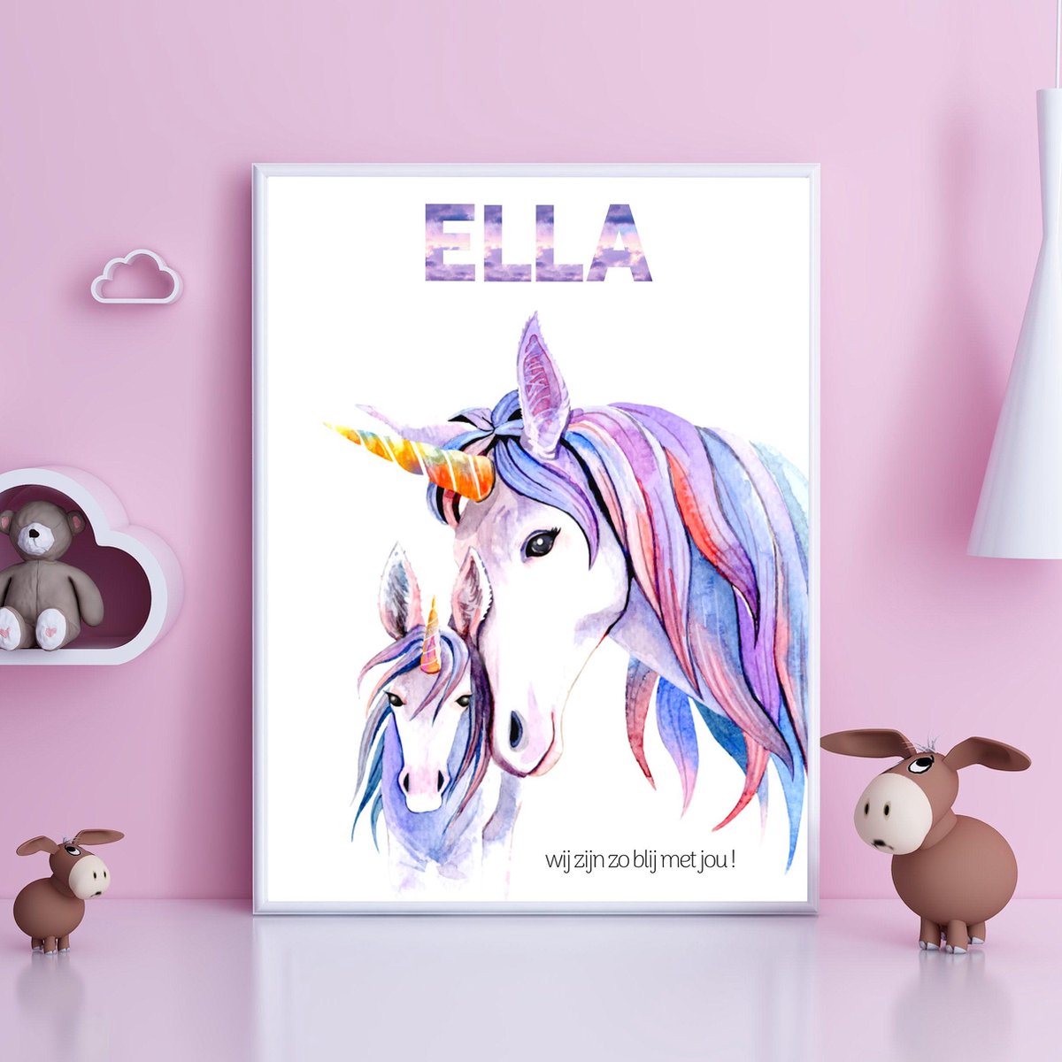 Gepersonaliseerde poster babykamer of kinderkamer, poster met naam van kind, gepersonaliseerd kraamcadeau. Inclusief fotolijst ! 30x42 cm (A3). "Wij zijn zo blij met jou"