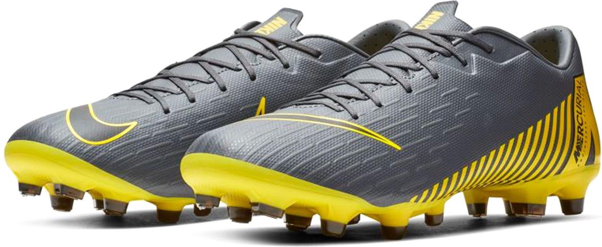 Nike React Phantom Vision 2 Pro Dynamic Fit TF Artificial . Pinterest