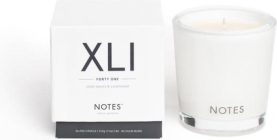 Notes candle XLI - Violet leaves & Cedarwood - sojakaars - maat M