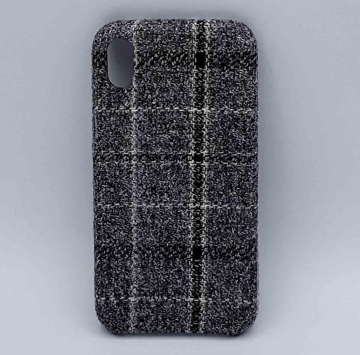 geschikt voor iPhone XR – hoesje – stof – schotse ruit – zwart