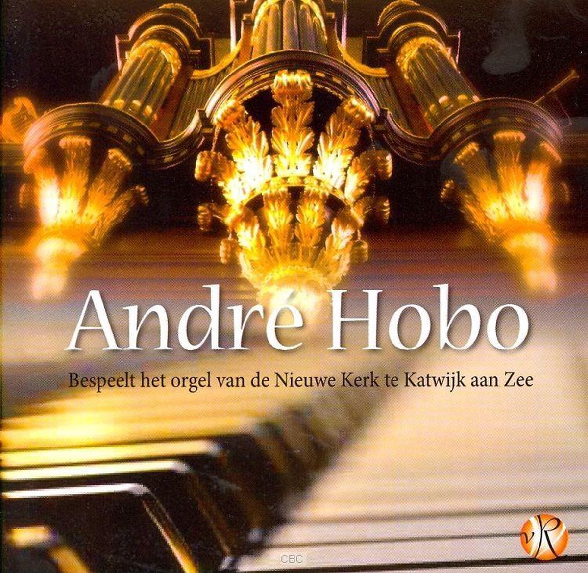Andre Hobo bespeelt het orgel van de Nieuwe Kerk te Katwijk aan Zee
