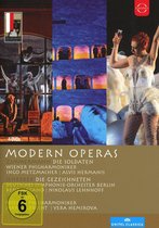 DVD-hoes met de tekst 'MODERN OPERAS' en afbeeldingen van scènes uit opera's. Een vrouw in een wit kostuum met veren staat vooraan.