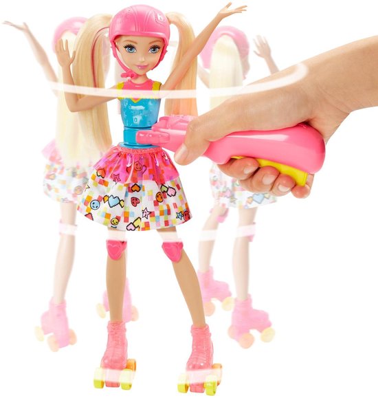 Barbie Video Game Hero Met Lichtgevende Rolschaatsen - Barbiepop | bol.com