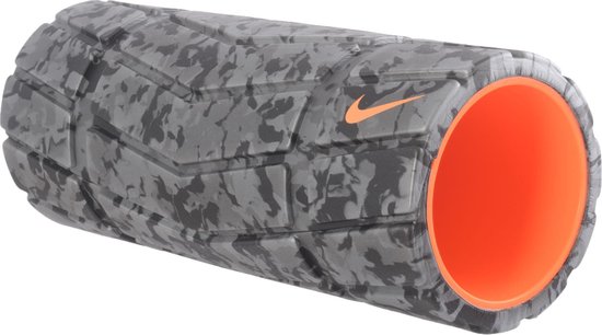 Nike geribbelde foam roller camouflage Zwart | bol.com