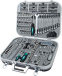 Open gereedschapskoffer met sleutels, ratels, doppen en bits in grijs interieur, met gesloten koffer ernaast.