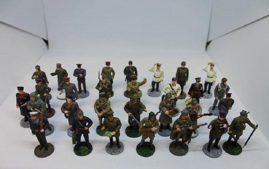 30 verschillende tinnen soldaatjes 1945 modelbouw maquette - hetto
