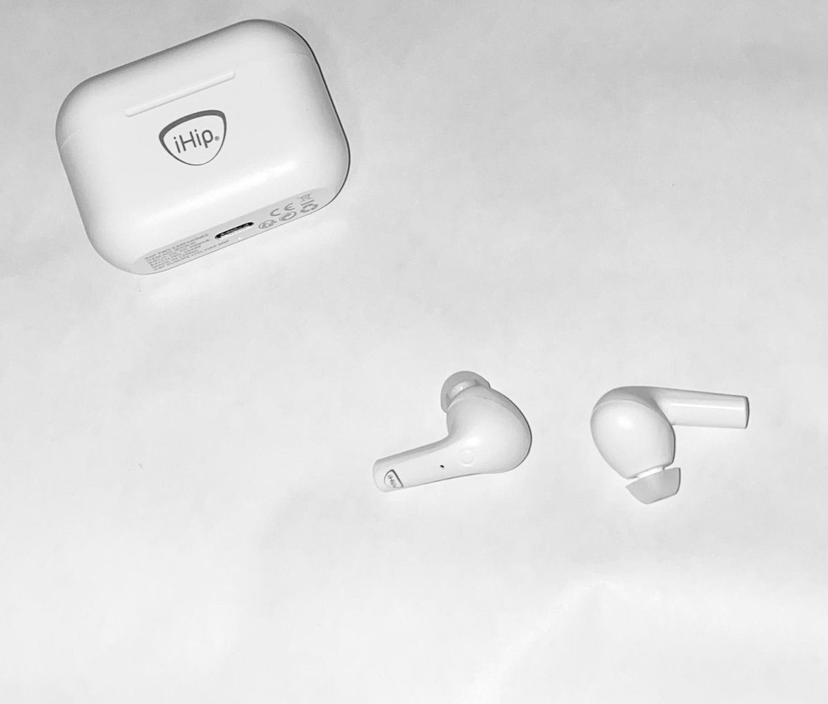 iHip Earbuds 13 uur Speeltijd met geavanceerde oplaadcassette