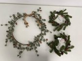 Decoratieve kerstkransen: twee met led-verlichting een zonder - 3 stuks (diverse soorten)