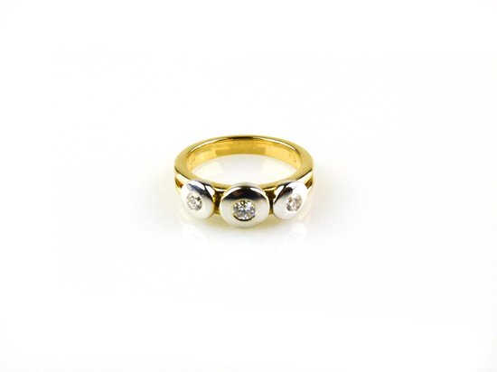 ring in geel en wit goud gezet met diamant