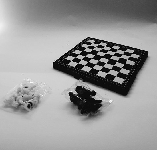 Thumbnail van een extra afbeelding van het spel Mini schaakbord, magnetisch. Voor op reis/ auto / vliegtuig / bus/ camper / camping.