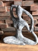 Yoga beeld grijs (rustic) keramiek circa 30 cm hoog