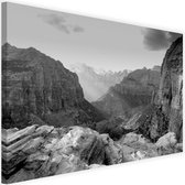 Schilderij Tussen de bergen, 2 maten, zwart-wit, Premium print