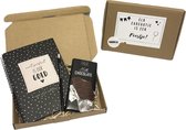 Brievenbus cadeau Boek - Brievenbuspakket -Vrouwen - Valentijn - Borrelpakket - Chocolade -Snoep - Vrouwen cadeau - Geschenkset vrouwen - Cadeaupakket - Cadeau - Giftset - Goedkope cadeautjes