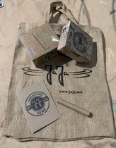 ACTIE!! JaJa World Hemp Unbleached Lange Vloei Kingsize  50pcs + Booklet Unbleached Filtertip 50pcs + GRATIS Jute JaJa Tas