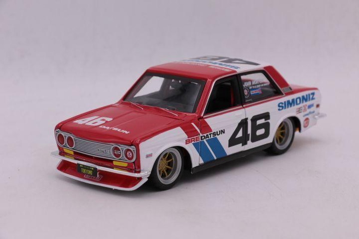 Maisto Datsun 510 BRE #46 rood/wit/blauw schaalmodel 1:24