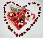 Valentijnscadeau | Massage Bonbons | Geurstokjes + Houder | Geurkaars | Scrubhandschoen + Daphnezeep | Hamamdoek | Tasje