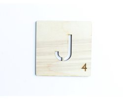 HOUTEN WANDDECORATIE / WOODEN WALL DECORATION - MUURDECORATIE / WALL ART - Letter tegel J / Tile J - 11 x 11cm - LICHT HOUT / NATURAL WOOD - WOORDFEUD / WORDFEUD - LETTERSPEL - SPELBORD - SCRABBLE - NAAMBLOKJES - LETTERBLOKKEN