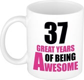 37 great years of being awesome mok wit en roze - cadeau mok / beker - 29e verjaardag / 37 jaar