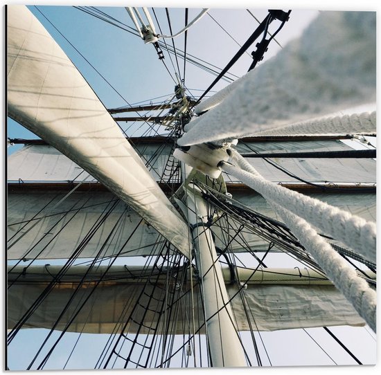 Dibond - De Mast van een Schip van onder Gefotografeerd - 50x50cm Foto op Aluminium (Wanddecoratie van metaal)