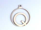 HOUTEN KERSTVERSIERING / WOODEN CHRISTMAS DECORATION - KERSTBAL / CHRISTMAS TREE BAUBLE - Letter Q - 9cm - LICHT HOUT / NATURAL WOOD - HOUTEN HANGERS - KERSTBOOM - ALFABET / ALPHAB
