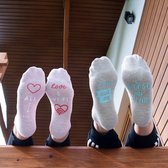 Valentijn cadeau - Wifi Sokken - Tekst Sokken - Love - Leuke sokken - Vrolijke sokken - Luckyday Socks - Sokken met tekst - Aparte Sokken - Socks waar je Happy van wordt