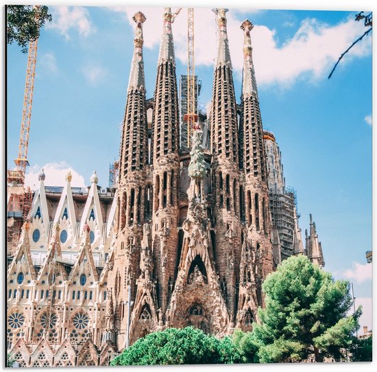 Dibond - Plaza De Gaudí - Spanje - 50x50cm Foto op Aluminium (Met Ophangsysteem)