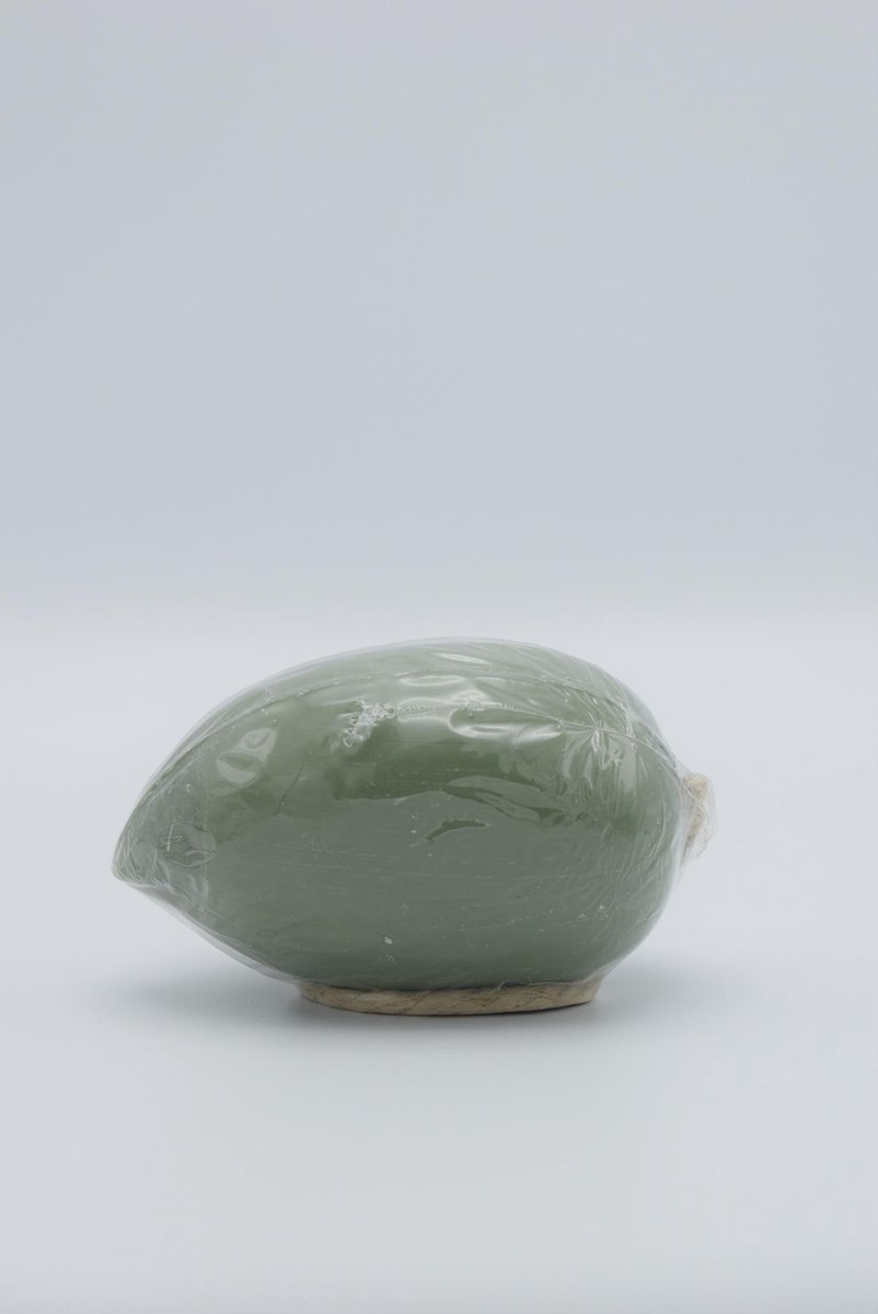 Zeep olijf groen met koord 180 gram Maitre Savonitto