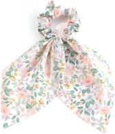 Scrunchie met korte lint en roze bloemetjes | wit