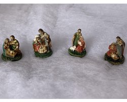 4 mini crèches