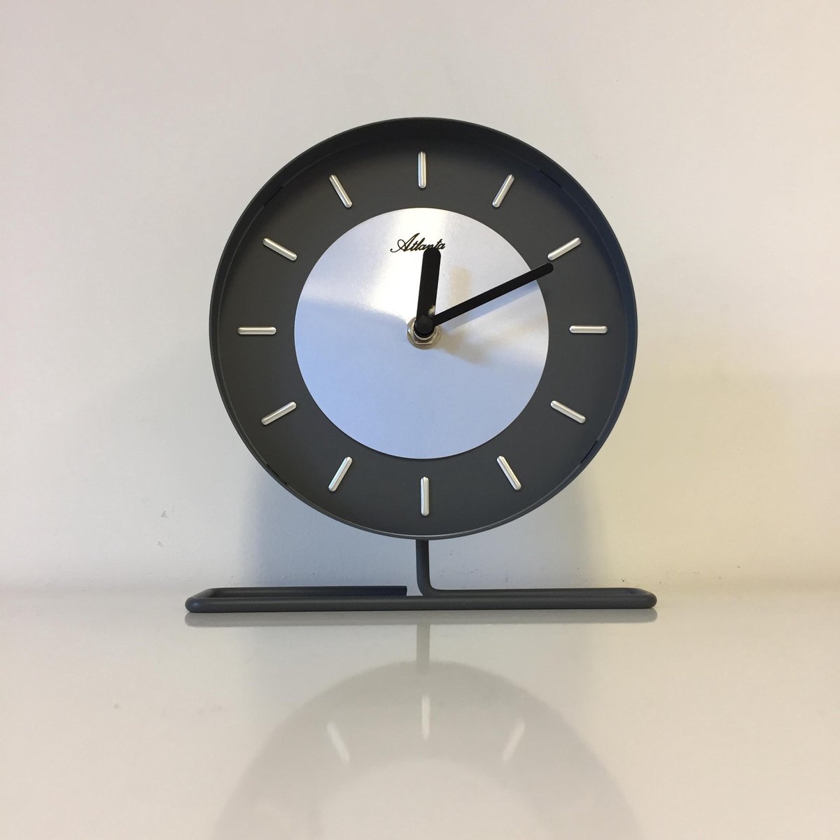 Tafelklok GRIS DE GRIS Modern design