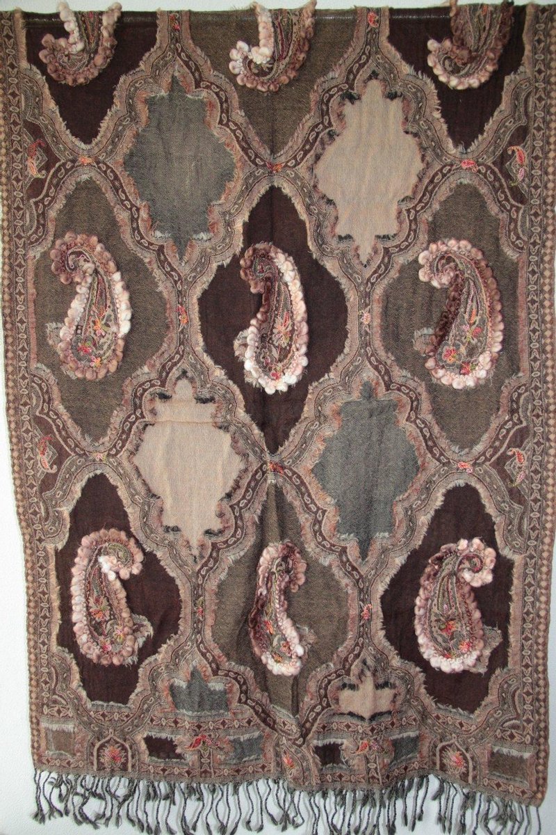1001musthaves.com Wollen winter dames sjaal bruin beige met applicaties 70 x 180 cm