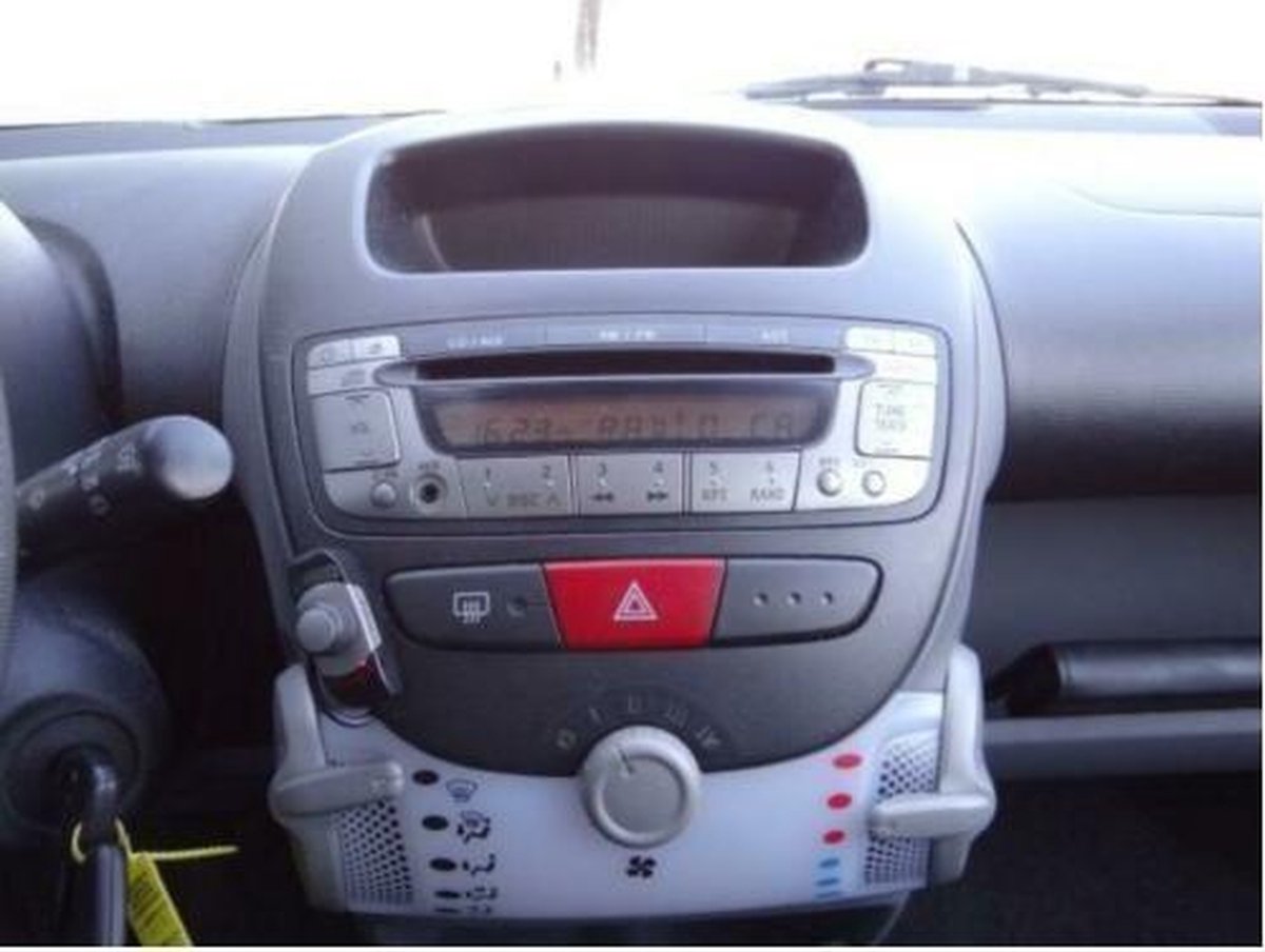 Toyota Aygo - Hoge kwaliteit autoradio met telefoonbediening + GRATIS 1DIN  frame -... | bol.com
