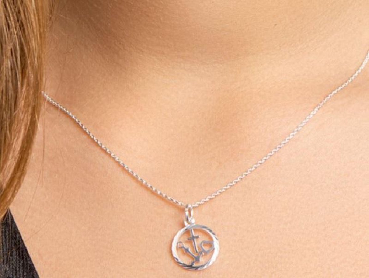 Zilveren Ovaal Medaillon met Gravure van Names4ever - Juwelier It's