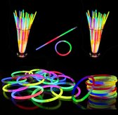 XL Glow In The Dark Sticks 100 Premium Tri-Color armbanden | 3 kleurige Glow armbanden | Breaklights | Glowsticks 100 Stuks | Party | Carnaval | Breekstaafjes| Glow breeklichtjes
