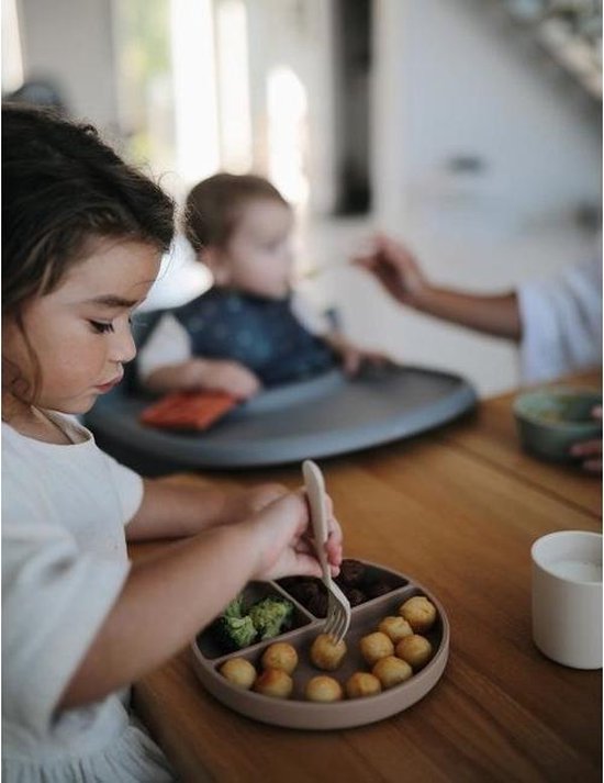 Mushie siliconen verdeelbord met zuignap|Dried thyme|bpa free|Kinderservies | van Mushie — afbeelding 4
