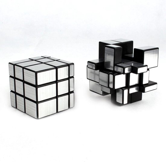 Thumbnail van een extra afbeelding van het spel 2 breinbrekers kubussen. Magische puzzel breinbreker zilver 5,7 x 5,7 x 5,7 cm en puzzel breinbreker cijfers 5,7 x 5,7 x 5,7 cm met cijfers 1 t/m 9. 2 stuks