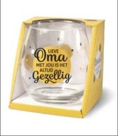 Wijnglas - Waterglas - Lieve Oma met jou is het altijd gezellig - Gevuld met toffeemix - In cadeauverpakking met gekleurd lint