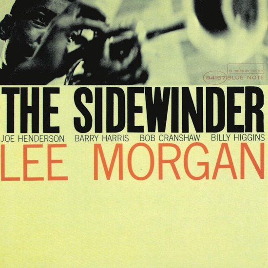 Albumhoes met de titel 'The Sidewinder' in grote letters, namen van artiesten en een zwart-wit foto van een man die een trompet speelt.